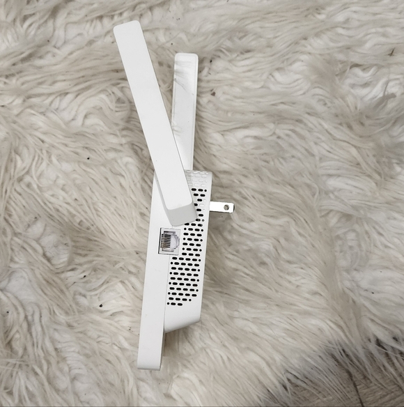 TP-Link Wi-Fi Range Extender - Picture 5 of 5
